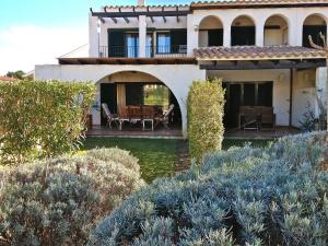 Three-Bedroom House room in Clavel