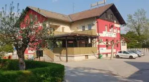 PONI NAKLO - Sobe Marinšek - Mlaka pri Kranju