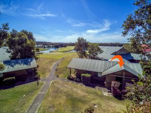 Condo 105 @ Horizons Golf Resort - Salamander Bay NSW