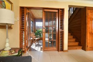 Kingston Vacation Rentals at The Romantic Log Cabin in Kingston