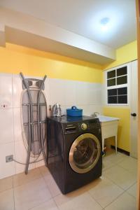 Kingston Vacation Rentals at The Romantic Log Cabin in Kingston