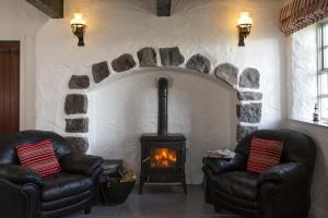 Dunguaire Thatched Cottages