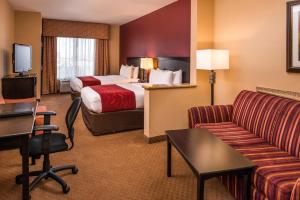 Suite, 2 Queen Beds with Sofa Bed, Non Smoking room in Comfort Suites Ontario Airport Convention Center