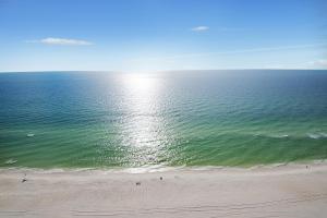 Tropical High-Rise Condo with Beachside Pool Access and Free Poolside WiFi - Unit 2004