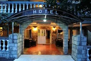 Hotel Evropa - Razëm