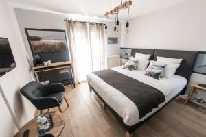 B&B / Chambres d'hotes A l'Ombre des Pins : photos des chambres