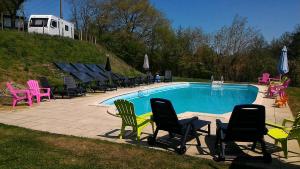 Chalets Puy Rond Camping : photos des chambres