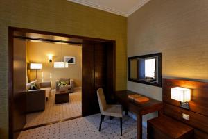 Suite room in Capital Plaza Hotel