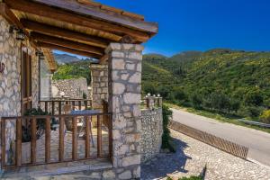 Nireas : Stone Villa