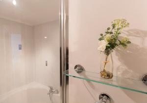 Raleigh Square - 2BR Ground-Floor Apartment in Nottingham