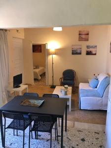 Sunshines house near the beach, 10 min from the airport