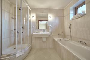 Deluxe Double Room with Extra Bed room in Kinga Hotel Wellness