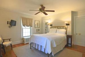 Comfort Single Room with Balcony room in Camden Windward House