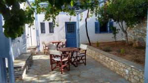 Narkissos Studios Paros Greece