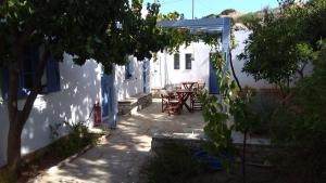 Narkissos Studios Paros Greece