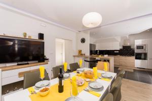 Villa Initium,heated poolseason