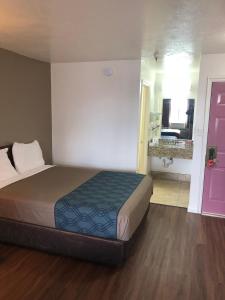 Ameri-Stay Inn & Suites