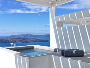 Superior Double Room with Hot Tub and Caldera View