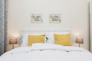 Luxury Main Square Apartments