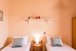 Private House in the Heart of Kavos by Konnect