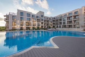 Apartment in Diamond Beach Complex