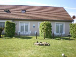 B&B / Chambres d'hotes La cle des champs : Chambre Double ou Lits Jumeaux - Vue sur Jardin