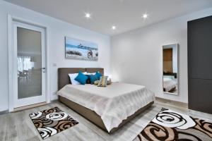Bedzzz Qawra Seaview 2