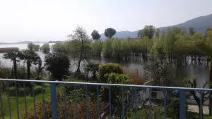 Una finestra sul lago..Appartamento Verbania - Bieno