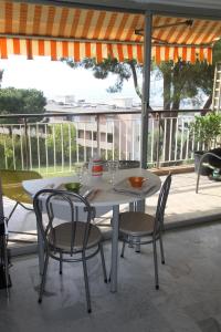 Appartements Charme Mediterraneen Studio Cosy Piscine parking prive : photos des chambres