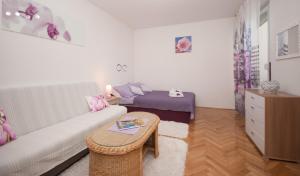 Studio apartment Tina