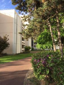 ChezClervie Nanterre City Paris La Défense Arena