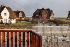 Rantum Dorf - Ferienappartments im Reetdachhaus 1& 2