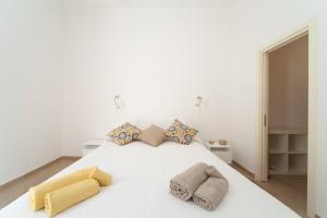 Napoli Centro Suite - Duomo Apartment