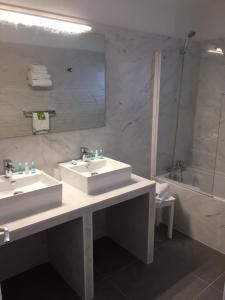 Hotels Le Galion Hotel et Restaurant Canet Plage - Logis : photos des chambres