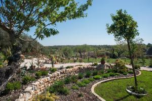 16 Trulli e Giardini