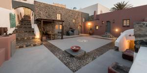 Phaos 1870, A restored Winery