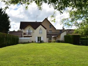 Maisons de vacances Spacious Holiday Home in Faverolles with a Swimming Pool : photos des chambres