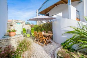 Hotels Hotel Le Peu Breton : Studio avec Terrasse