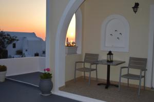 Kiklamino Studios & Apartments Santorini Greece