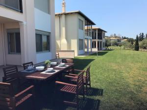 B.A Seaside Villa Halkidiki Greece