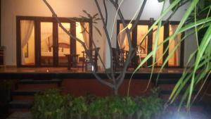 Warung Pantai Bungalows