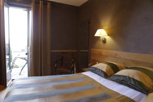 Hotels Logis Auberge du Barrez : photos des chambres