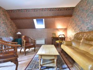 Maisons de vacances Quaint Holiday Home in Faverolles with Pool and Pond : photos des chambres