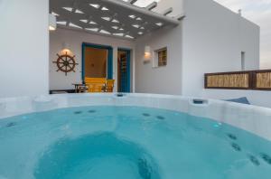 Eiriana Luxury Suites Milos Greece