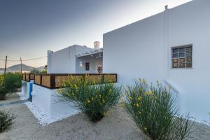 Eiriana Luxury Suites Milos Greece