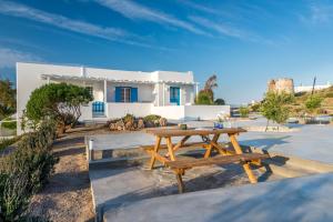 Eiriana Luxury Suites Milos Greece