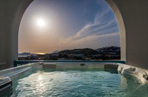 Eiriana Luxury Suites Milos Greece