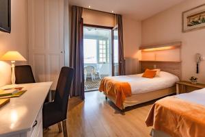 Hotels Hotel De La Plage : photos des chambres