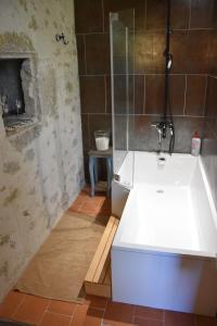 B&B / Chambres d'hotes Les 2 Brigards : Chambre Double Deluxe avec Baignoire