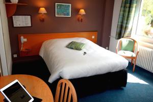 Hotels Hotel aux Bruyeres : photos des chambres